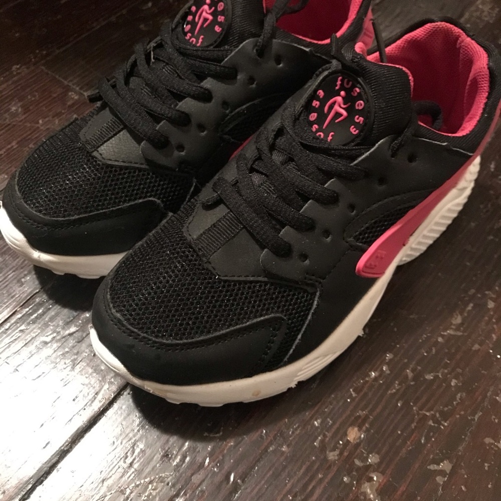 Fuse running sneakers